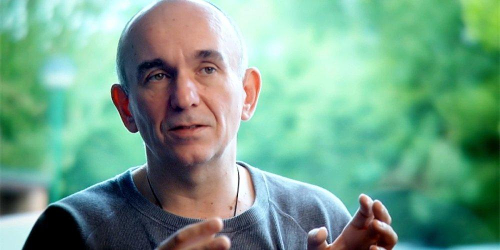 Click image for larger version

Name:	Peter Molyneux.jpg
Views:	10911
Size:	52.1 KB
ID:	3515093