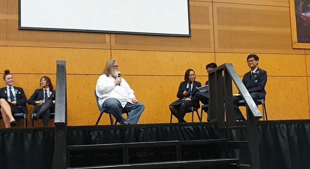 Click image for larger version

Name:	Gabe Newell.jpg
Views:	12051
Size:	59.6 KB
ID:	3510116