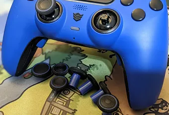 A photo of the front of the Phantom along with the additional thumbstick options.