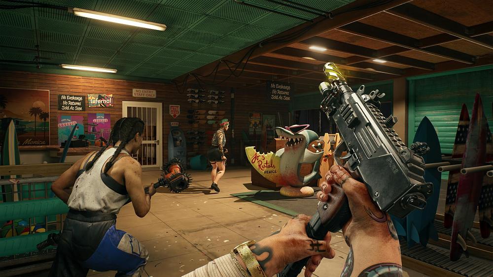 Three players running through a store in Dead Island 2.